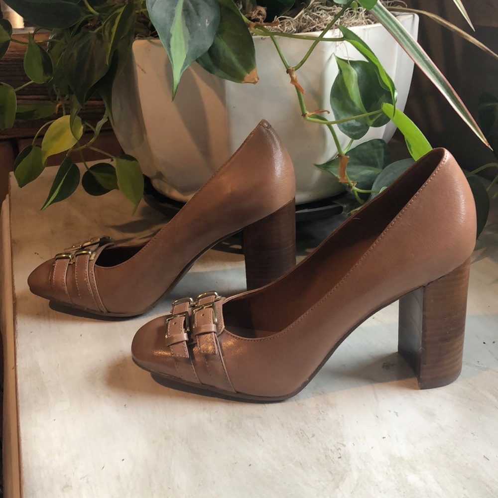 Women’s brown heels. Size 7.5